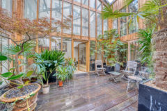 Maison de style loft/atelier – 172 m² avec patio arboré – Paris